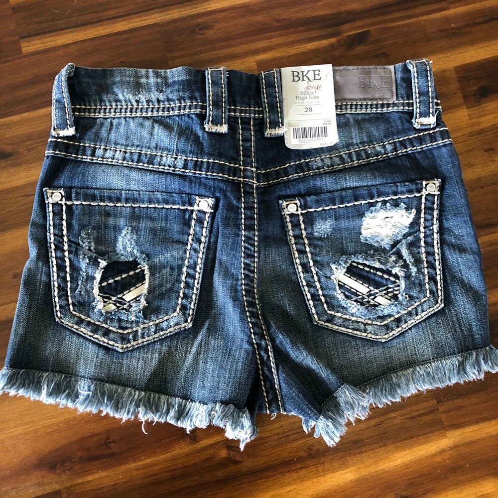 NWT BKE high rise shorts. Size 28.